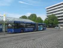 Der wagen 4526 steht mit seiner Ganzreklame f�r Euroeyes als Linie 74 zum Marsseler Feld am Vegesacker Bahnhof und wartet noch eben seine Zeit bis zur Abfahrt ab. Aufgenommen am 15.05.2010.