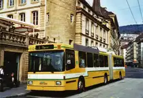 TN Neuch�tel Nr. 112 NAW/Hess Gelenktrolleybus am 22. M�rz 2010 Neuch�tel, Place Pury