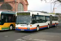 Wibus 580 (WI RI 254) am HBF Wiesbaden.
10.4.2010