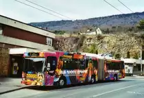 TN Neuch�tel Nr. 118 NAW/Hess Gelenktrolleybus am 22. M�rz 2010 Hauterive, Endstation (mit Vollwerbung f�r  metro )