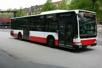 Der 2008 gebaute Citaro(Facelift) mit der Nummer 2819 am 14.Mai 2010 auf der Eilbuslinie E62 in Wandsbek Markt