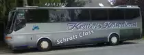 Der Bus macht von aussen einen guten Eindruck, aber innen ist dieser Bus eine absolute Katastrophe. Viele Sachen sind defekt oder wie z.B. Noth�mmer gar nicht mehr vorhanden. Tischplatte defekt, Fahrerrollos sind nicht zu gebrauchen, Toilette ist defekt und das laut Fahrer schon l�nger. Man sollte auch bei Dumpingpreisen einen zuverl�ssigen, verkehrsicheren und vor allem sauberen Bus erwarten k�nnen mit Seife, Klopapier und eine Toilette die nicht vor Dreck erstarrt.
Den Namen sollte man sich als abschreckendes Beispiel merken  Kettlers Reisedienst  aus Bad Rothenfeld / Dissen!