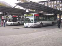 Zwei mal 009. Ein Mercedes-Benz Citaro als 009(Nr.0502) nach Ohlerfeld, und ein MAN NL263 (Nr.0003) als 009 nach MG-Wegweiser. Am 01.11.2006 M´gladbach Hbf