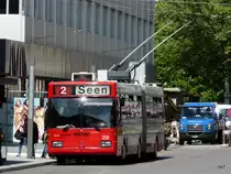 Stadtbus Winterthur - Trolleybus Mercedes O 405 GTZ Nr.158 unterwegs auf der Linie 2 in Winterthur am 11.05.2010