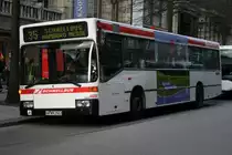 Der 1994 gebaute Schnellbus vom Typ MB O405N1 mit der Nummer 6502 am 15.April 2010 auf der Linie 36 in der M�nckebergstra�e er ist zurzeit der �lteste Linienbus bei der Hochbahn.  
