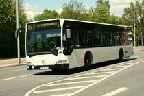Der 2000 gebaute Citaro der HHA mit der Nummer 1906 am 14.Mai 2010 auf der Linie 277 bei der Einfahrt in die Busanlage Barmbek
