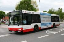 Der 2003 an die HHA gelieferte MAN NL263 mit der Nummer 2344 am 14.Mai 2010 auf der Linie 277 bei der Einfahrt in die Busanlage Barmbek.