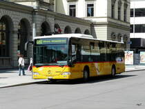 Postauto - Mercedes Citaro  ZH 67476 vor dem Bahnhof Winterthur am 11.05.2010