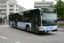 Der VHH Citaro 0733 am 14.Mai 2010 bei der Einfahrt in die Busanlage Wandsbek Markt.