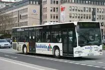 ESWE Verkehr (WI GU 348) macht Werbung f�rs Bauzentrum Reichwein.
Aufgenommen am HBF Wiebaden, 10.4.2010. 