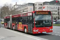 ESWE Verkehr 174 (WI QM 174) macht Werbung f�r REWE.
Aufgenomen am HBF Wiesbaden.
10.4.2010
