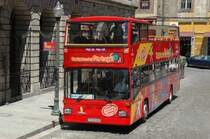 Ein alter Doppeldecker Bus der Berliner Verkehrsbetriebe (BVG) f�r Stadtrundfahrten im Einsatz in Porto/Portugal gesehen am 20.05.2010.