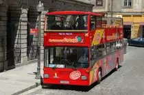 Ein alter Doppeldecker Bus der Berliner Verkehrsbetriebe (BVG) f�r Stadtrundfahrten im Einsatz in Porto/Portugal gesehen am 20.05.2010.
