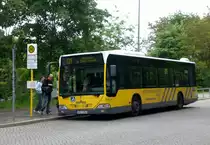 Mercedes-Benz O 530 I (Citaro) auf der Linie 131 nach Spandau Im Spektefeld am U-Bahnhof Olympiastadion.
