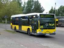 Mercedes-Benz O 530 LE � (Citaro) auf der Linie 122 nach U-Bahnhof Kurt-Schumacher-Platz an der Haltestelle M�rkisches Viertel Wilhemsruher Damm.