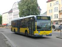 Mercedes-Benz O 530 LE � (Citaro) auf der Linie M27 nach S+U Bahnhof Jungfernheide am S+U Bahnhof Pankow.