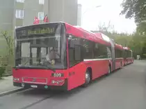 Volvo 7700 CNG 809 von Bernmobil an der provisorischen Endhaltestelle B�mpliz. Am 30.4.2010