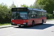 0017 ein MB O405N2 mit Bj.2000 am 5.Mai 2010 auf der Linie 378 an der Haltestelle Siegfriedstra�e in Norderstedt