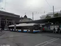 vbl Nr. 211 (Hess Swisstrolley 3 BGT-N2C) am 22.5.2010 beim Bhf. Luzern. Dieser St3 wurde am 1.4.2010 als erster Swisstrolley der neusten Generation nach Luzern geliefert. 