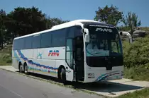 Ein MAN Common RAIL Reisebus am Cabo Finisterre/Spanien am Leutturm    gesehen und abgelichtet am 22.05.2010.