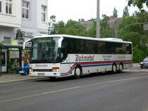 Setra S 300er Serie auf Sonderfahrt an der Haltestelle Weiensee Pasedagplatz.