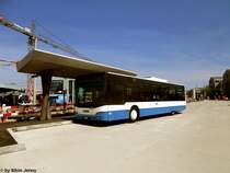 VBZ Nr. 282 (Neoplan Centroliner Evolution N4516) am 29.4.2010 beim Bhf. Stettbach. Als Folge der 3.Etappe der Glattalbahn werden die Tram und Bushaltestellen beim Bhf. Stettbach umgebaut. Die Busperrons waren Mitte April fertig gebaut, und bereits dem Publikumsverkehr freigegeben.