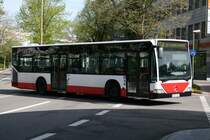 Der 2000 an die HHA gegangene Citaro mit der Nummer 1908 am 2.Mai 2010 auf der Linie 174 am S Bf.Poppenbttel