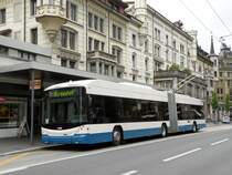 Hess Trolleybus an der Haltestelle Kantonalbank auf der Linie 7. Die Aufnahme stammt vom 04.05.2010.