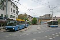 Dieses Treffen hat Seltenheitscharakter: Seit Einfhrung der Anhngerzge kamen immer weniger NAW-Gelenktrolleybusse auf der Linie 1 zum Einsatz. Seit 2006 sind Gelenkbusse auf der Linie eigentlich nicht mehr vorgesehen, dennoch kommen regelmssig Swisstrolleys zum Einsatz. Dass ausgerechnet der letzte NAW-Gelenkbus, den es in Luzern noch gibt, Nr. 190, auf der Linie 1 unterwegs war und in Kriens auf den Scania/Hess N270UB Nr. 575 traff war am 19. Mai 2010 also doch eine seltene Angelegenheit.