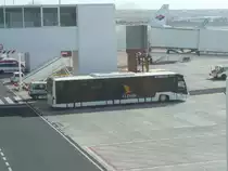 30.05.10,cobus 3000 auf dem Aeropuerto de Arrecife/Lanzarote/Kanaren.