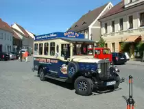 Ein alter Bus als zu bringer zur Gastst�tte Santa Fee in L�bbenau. Leider wei� ich nicht was das f�r eine Marke ist!! Kann mir jemand Helfen??