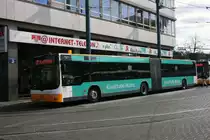 MVG 772 (MZ SW 772) macht Werbung f�r die Kunsthalle Mainz.
Hier steht der Wagen am HBF Mainz.
10.4.2010