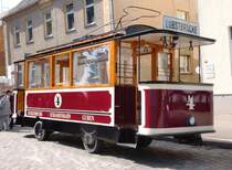 historische Omnibus und doch Stra�enbahn ? Nachbau eines Wagenkasten der des Wagen 4 der ehemaligen Stra�enbahn Guben GmbH am 06.06.2010 beim Stadtfest:  775 Jahre Stadtrecht Guben/Gubin  in Guben