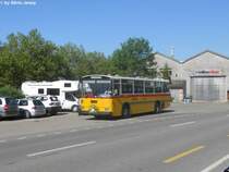Postauto Keller Saurer RH 580-25 (ex P 25351) am 5.6.2010 beim Bhf. Rorschach, auf der Rckfahrt einer Hochzeitsfahrt.