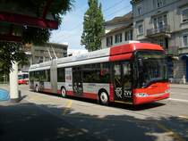 Solaris-Trollino Nr. 171 am 6.6.2010 in der Technikumstrasse.  