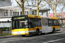MVG 091 (MH VG 191) am HBF Oberhausen mit der Linie 136 nach 
Essen-Haarzopf.
24.4.2010