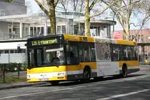MVG 091 (MH VG 191) am HBF Oberhausen mit der Linie 136 nach 
Essen-Haarzopf.
24.4.2010