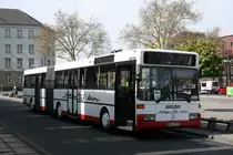 Verhuven (WES TV 24) mit f�hrt am 24.4.2010 SEV zwischen Oberhausen und Wesel.
Hier steht der Wagen am HBF Oberhausen.
24.4.2010