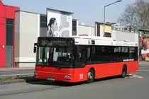 Urban Reisen (BOT L 4713) mit der Linie 264 am HBF Bottrop.
24.4.2010
