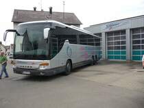 Setra S 416 GT-HD der Fa. Stbler-Reisen, auf dem Betriebshof in Magstadt, am 28.05.2010