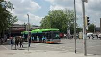 Citaro Irvine, der stra, am ZOB in Hannover, am 14.06.2010.