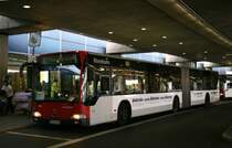 Rheinbahn 6840 (D IL 6840) macht Werbung fr Boilertube.
Aufgenommen am Flughafen Dsseldorf Terminal mit der Linie 821.
25.4.2010