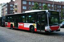 Hochbahn 2602 mit Toom Werbung am 17.Juni 2010 in Barmbek