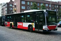 Hochbahn 2602 mit Toom Werbung am 17.Juni 2010 in Barmbek