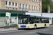OVAG 230 (GM LT 230) mit der Linie 671 am Bahnhof Remscheidt Lennep.
1.5.2010
