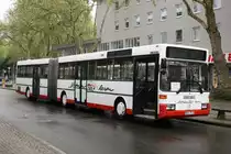 Verhuven (WES TV 24) steht am 2.5.2010 am HBF Oberhausen mit SEV nach Wesel.
2.5.2010