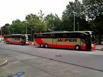 2x MB Tourismo L von Jasper (Wagen 91 + 92) am ZOB in Hamburg
