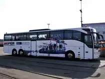 MB Tourismo L von Jasper (Wagen 91) im Hamburger Hafen. Vollreklame anl��lich  125 Jahre HHLA 