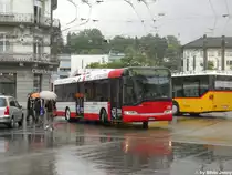 Stadtbus Winterthur Nr. 285 Hauptbahnhof, (Solaris Urbino 12) am 19.6.2010 beim Einsetzen f�r einen zu sp�ten Regelkrus der Linie 5. Ansonsten fahren Tags�ber Gelenkbusse auf der Linie 5
