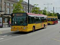 Sola Heuliez N 338 vor dem Bahnhof von Mulhouse am 19.06.10. (Hans) 